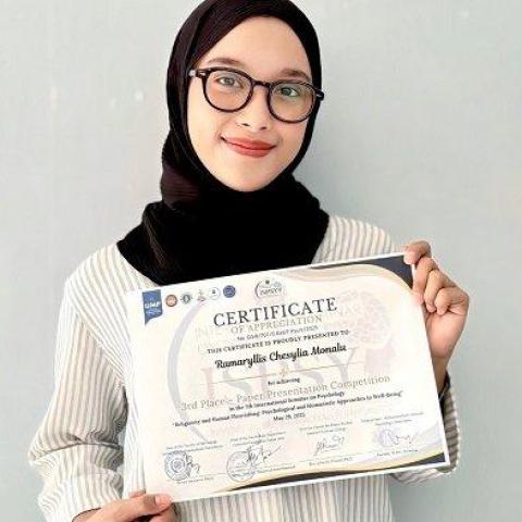 Mahasiswa Psikologi UMBY Raih Best Paper Presentation Tingkat Internasional